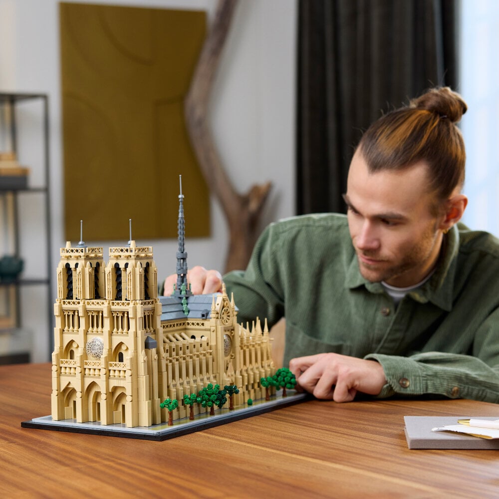 LEGO Architecture - Notre-Dame Pariisissa 18+