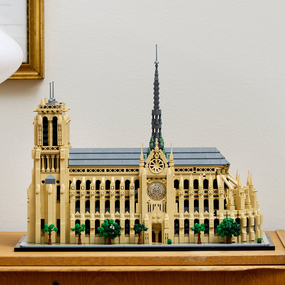 LEGO Architecture - Notre-Dame Pariisissa 18+